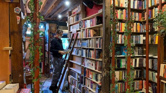 LIBRERIA SHAKESPIARE