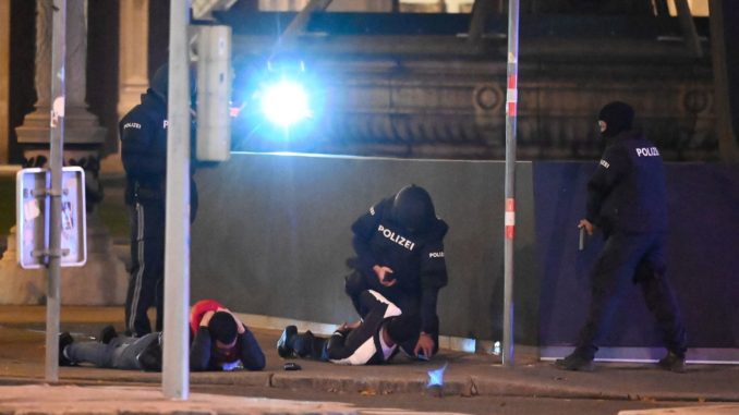 viena detenidos lunes