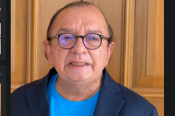 alvarito insiste