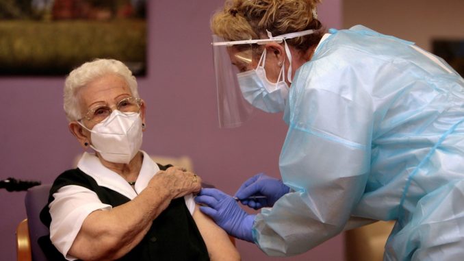 España empieza a vacunar