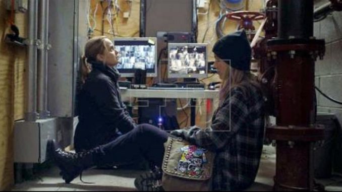 imagen (4) encerradas Mena Suvari