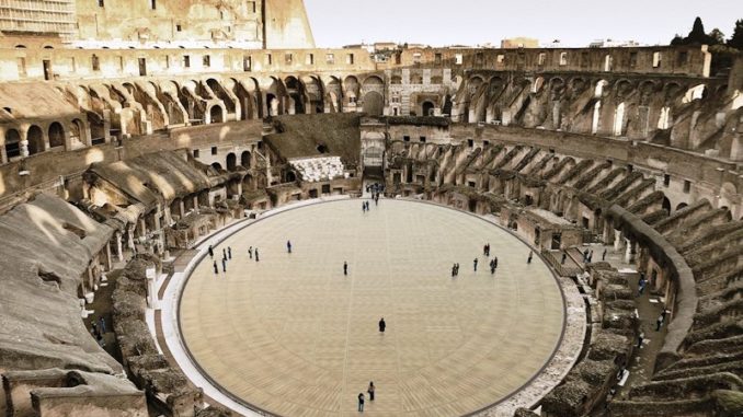 coliseo romano con arena