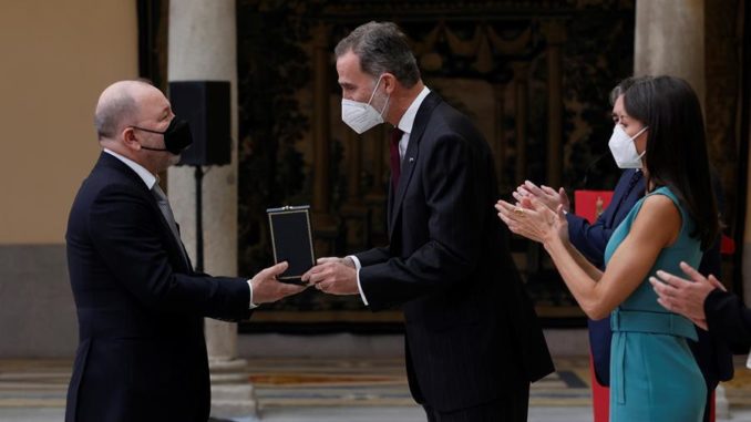 Ruben Blades medalla