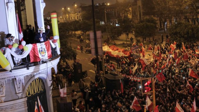 castillo sigue liderando