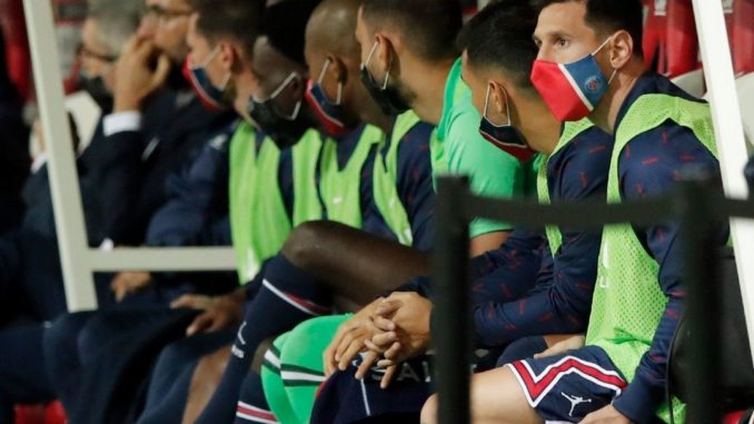 messi en la banca (2)