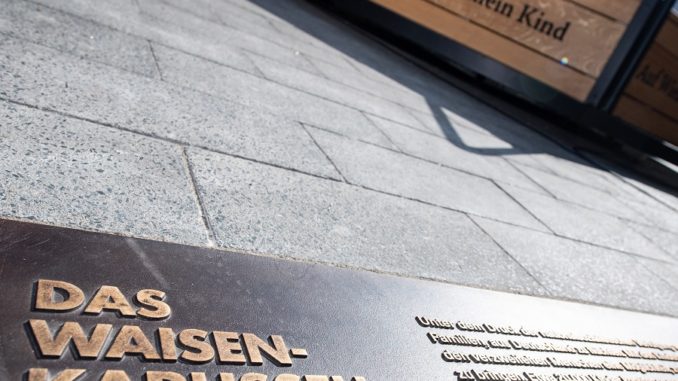 Monumento en Alemania recuerda niños judíos que huyeron de nazis