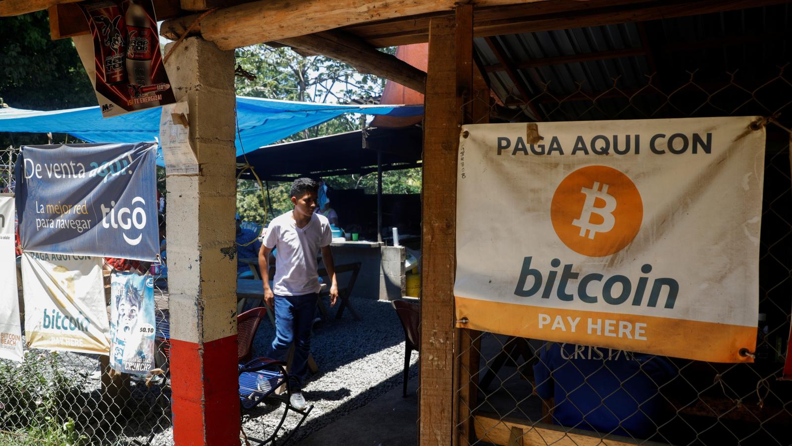 Inversionistas exploran funcionamiento del bitcoin en El Salvador