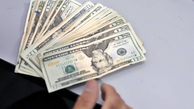 dolares