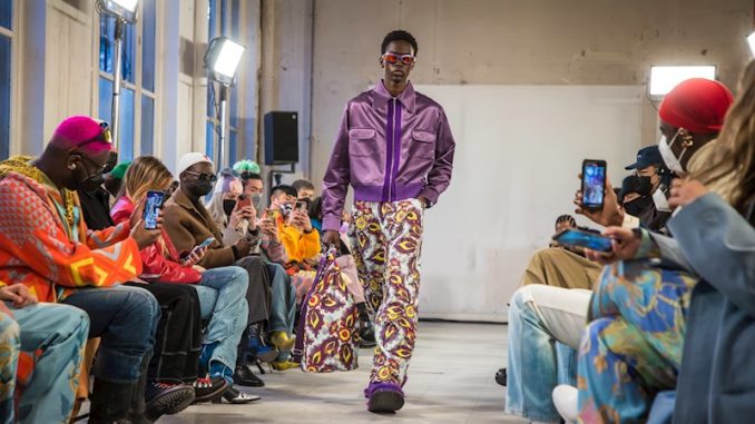 moda de hombre psicodelica Paris 2022