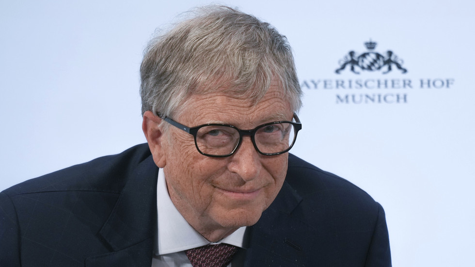 Bill Gates advierte que la IA sin control podría provocar "mil millones de muertes"