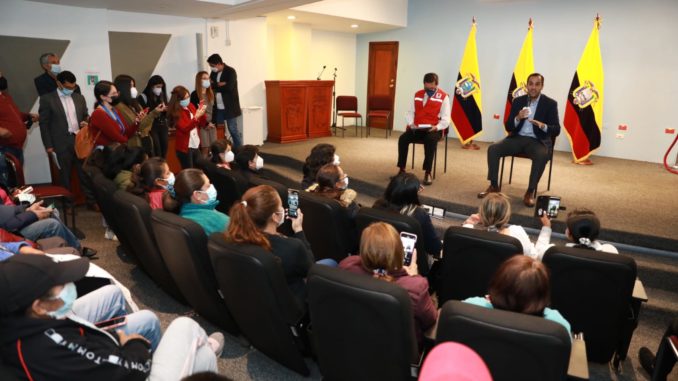 holguin-ecuatorianos-ucrania