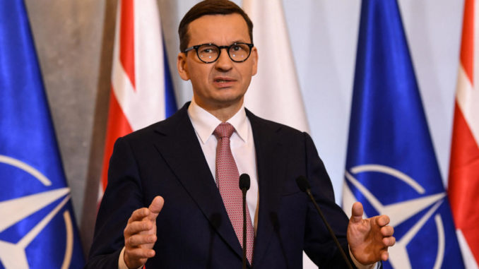 Primeiro-ministro da Polônia, Mateusz Morawiecki, durante entrevista coletiva em Varsóvia
