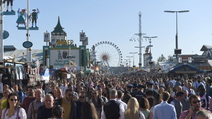 Vuelven a celebrar fiesta de la cerveza en Múnich