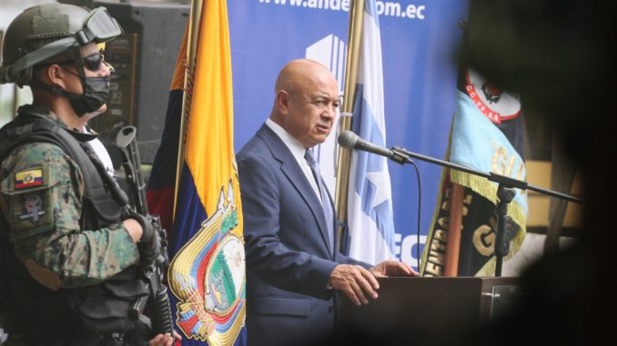 luis hernandez renuncia