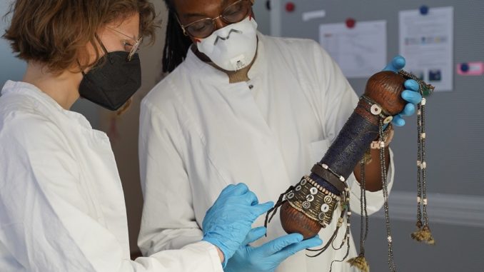 Alemania devuelve a Namibia objetos de Museo Etnológico de Berlín