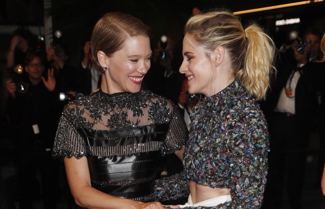 Léa Seydoux y Kristen Stewart presentan «Crimes of the Future» en Cannes