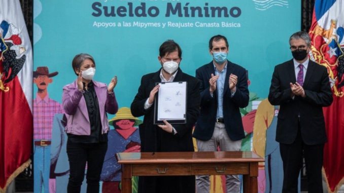 Gabriel Boric sueldo mínimo