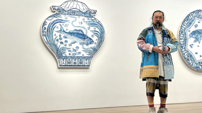 Murakami une arte físico y digital en una exposición inmersiva en Nueva York