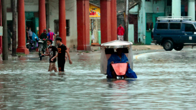 Fuertes lluvias en Cuba, imagen tomada de redes sociales @France24_es Fuertes lluvias en Cuba, imagen tomada de redes sociales @France24_es