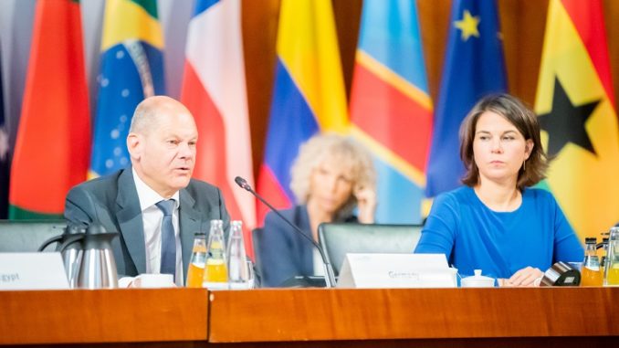 Scholz advierte contra un renacimiento global de la energía fósil