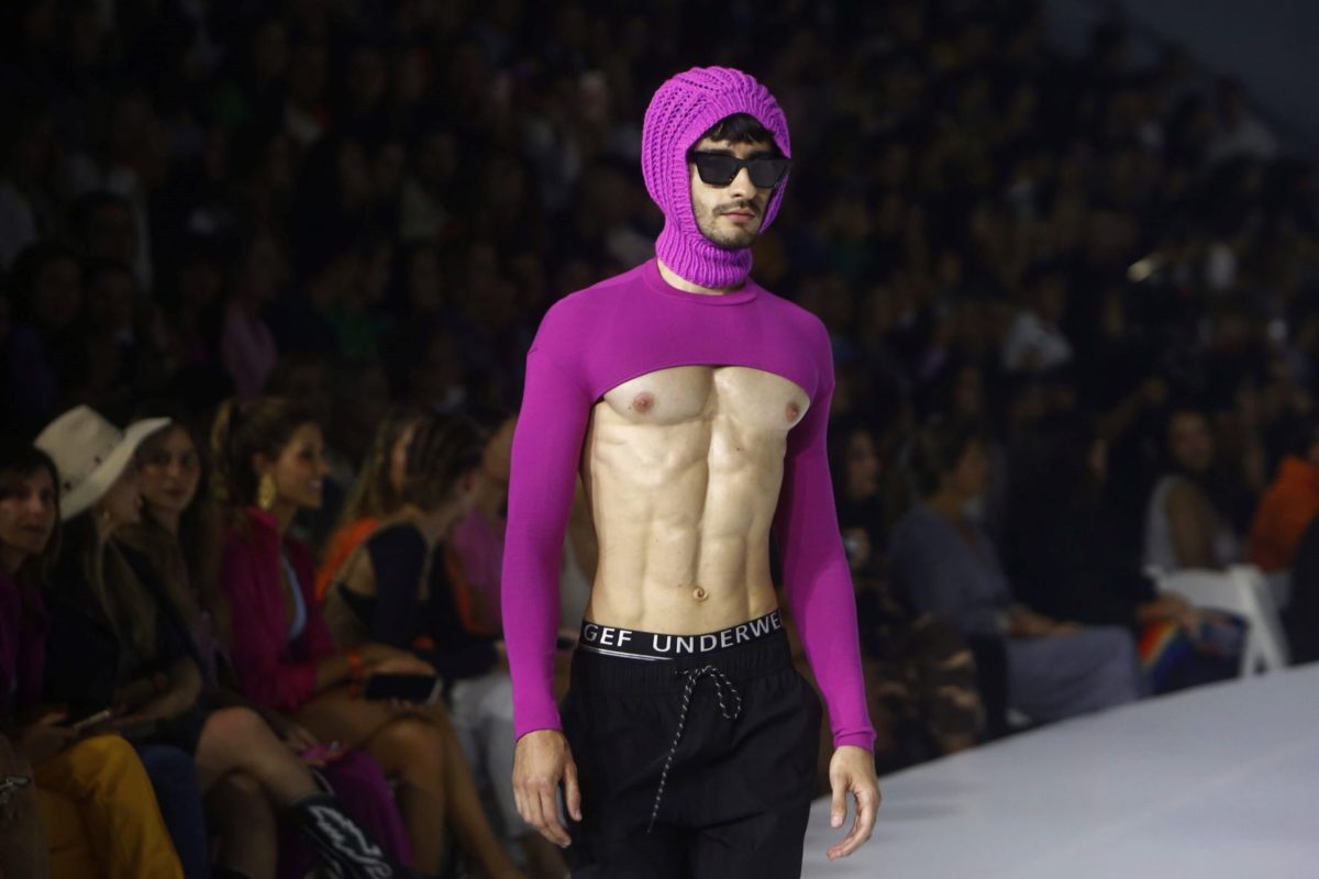 Maluma se deja ver en la Semana de la Moda de París