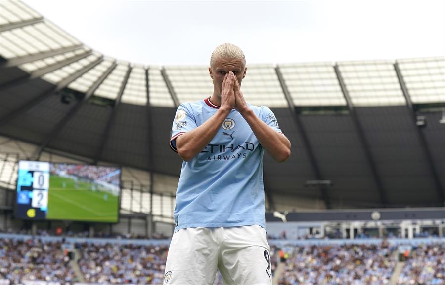 Manchester (United Kingdom), 27/08/2022.- Erling Haaland of Manchester City reacts during the English Premier League soccer match between Manchester City and Crystal Palace in Manchester, Britain, 27 August 2022. (Reino Unido) EFE/EPA/ANDREW YATES EDITORIAL USE ONLY. No use with unauthorized audio, video, data, fixture lists, club/league logos or 'live' services. Online in-match use limited to 120 images, no video emulation. No use in betting, games or single club/league/player publications