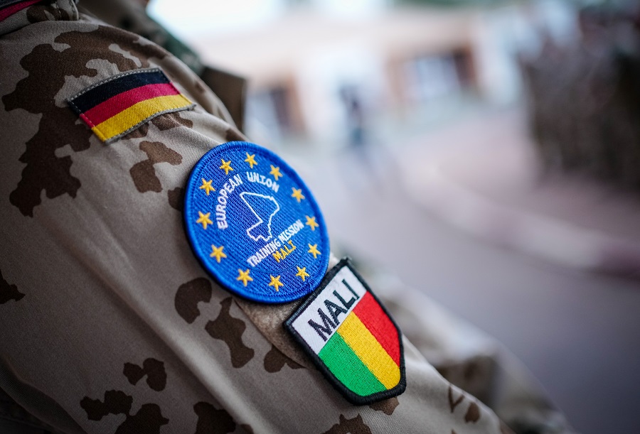 Alemania suspende participación en misión militar de paz en Maí
