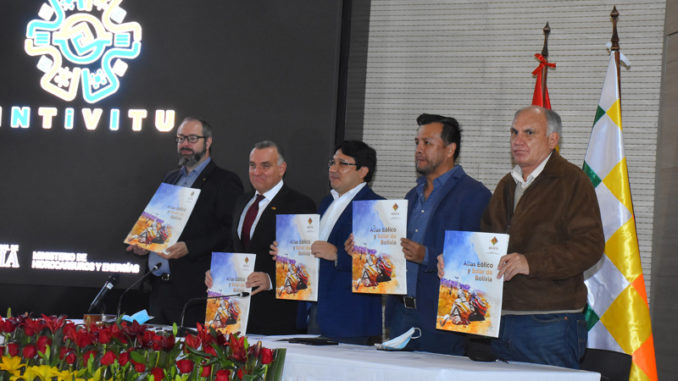 Bolivia presenta un atlas solar y eólico para potenciar energías renovables