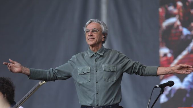Caetano Veloso, ídolo y figura de la cultura brasileña, llega a los 80 años