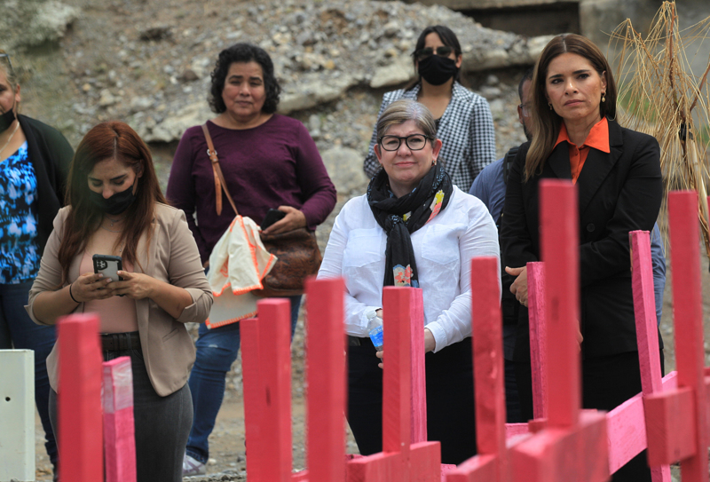Crean memorial en honor a mujeres víctimas de violencia al norte de México