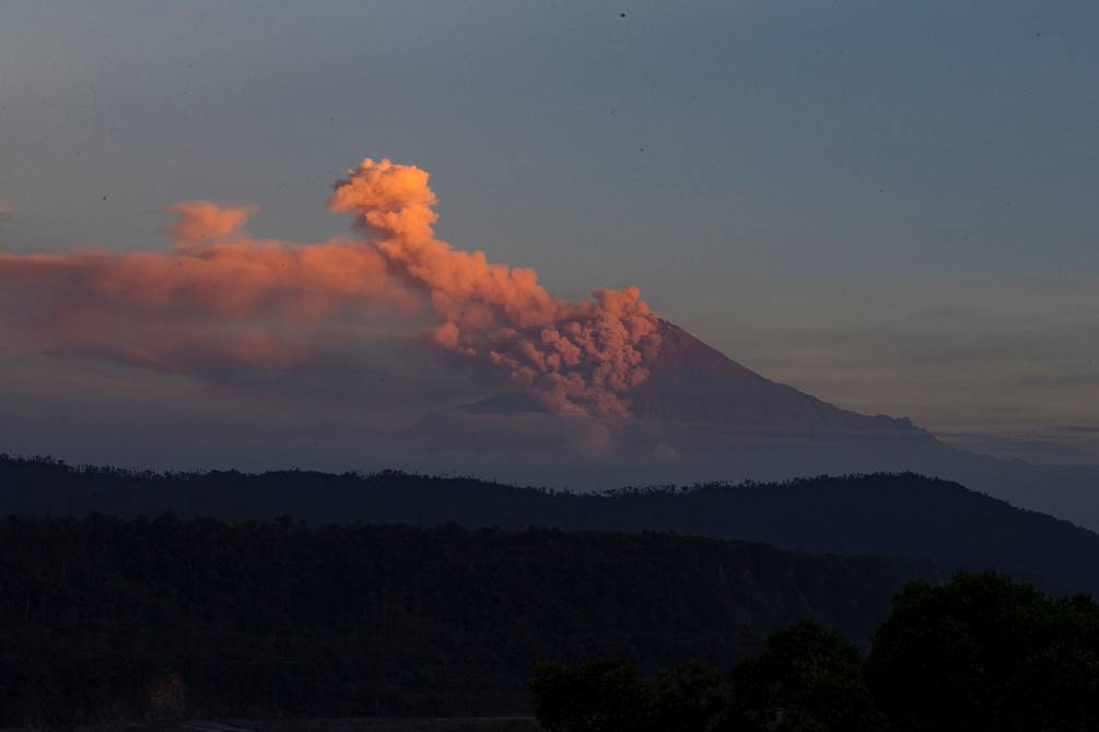 El volcán Sangay de Ecuador genera una explosión cada medio minuto