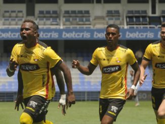 Guayaquil, Lunes 19 de Septiembre del 2022 En el estadio George Capwell se enfrenta Barcelona vs Emelec por la segunda etapa fecha 11 del campeonato nacional de fútbol LigaPro Betcris 2022 partido reprogramado por los asidentes en el campo de juego Fotos:José Alvarado/API