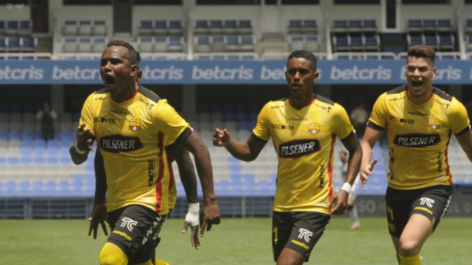 Guayaquil, Lunes 19 de Septiembre del 2022 En el estadio George Capwell se enfrenta Barcelona vs Emelec por la segunda etapa fecha 11 del campeonato nacional de fútbol LigaPro Betcris 2022 partido reprogramado por los asidentes en el campo de juego Fotos:José Alvarado/API