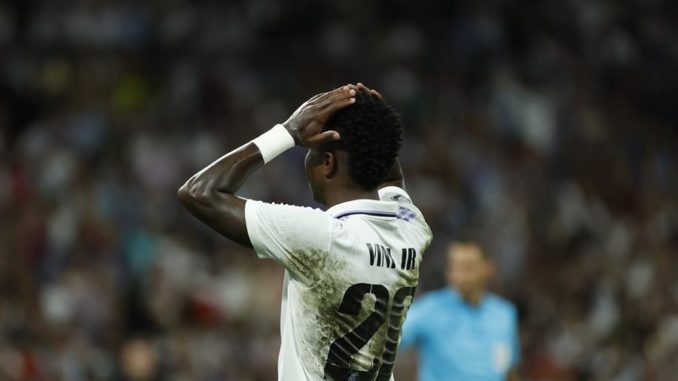 MADRID, 14/09/2022.- El delantero del Real Madrid Vinicius Jr. durante el partido correspondiente al grupo F de la Liga de Campeones de la UEFA que Real Madrid y RB Leipzig disputan este miércoles en el Santiago Bernabéu, en Madrid. EFE/JUANJO MARTIN Vinicius
