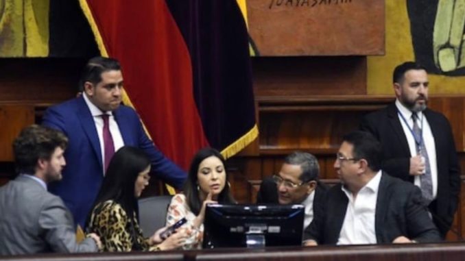 Post-de-Twitter-Dia-de-muertos-ciudad-de-Mexico-llamativo-morado-y-rojo-1