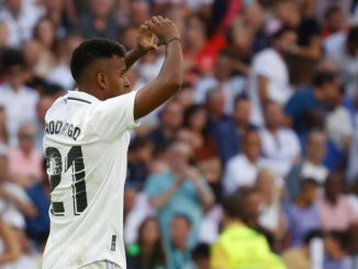 MADRID, 03/09/2022.- El delantero brasileño del Real Madrid Rodrygo Goes celebra su gol, durante el partido de la cuarta jornada de LaLiga que Real Madrid y Real Betis disputan este sábado en el estadio Santiago Bernabéu, en Madrid. EFE/ Juan Carlos Hidalgo