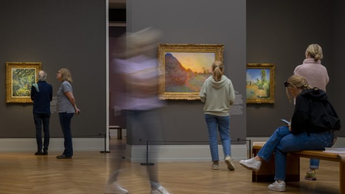 Museo alemán vuelve a abrir tras ataque de activistas climáticos