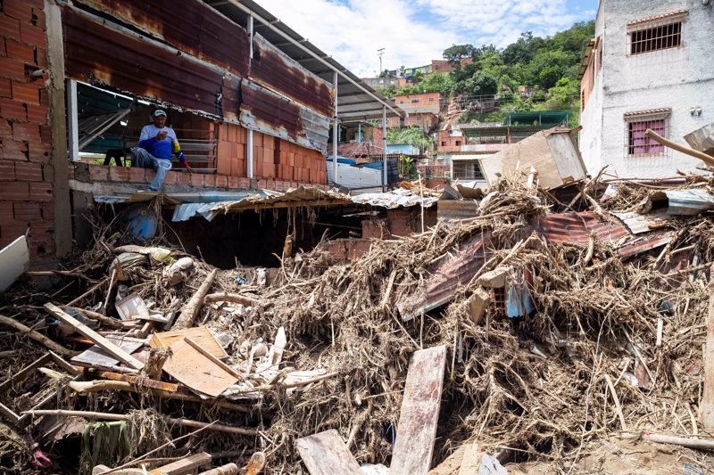 Suben a 36 los muertos por deslave en Las Tejerías, en el centro de Venezuela