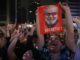 AME1534. SAO PAULO (BRASIL), 02/10/2022.- Simpatizantes del expresidente y candidato presidencial Luiz Inácio Lula da Silva celebran mientras se publican los resultados parciales de las elecciones brasileñas hoy, en la Avenida Paulista de Sao Paulo (Brasil). EFE/ Fernando Bizerra