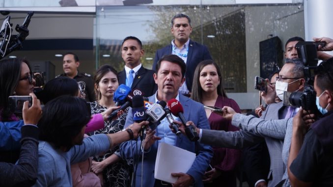 UIO-CCONSTITUCIONAL-JIMENES-CONSULTA