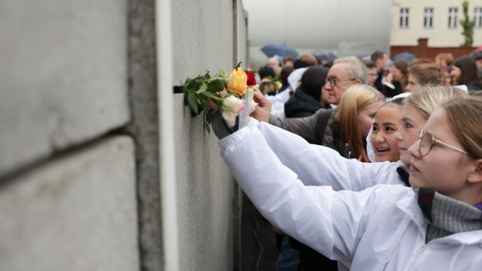 Actos de conmemoración de aniversario de la caída del Muro