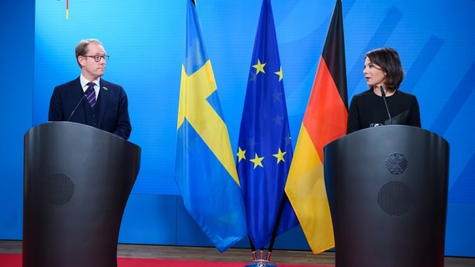 La ministra de RREE Baerbock y su homólogo sueco Billström