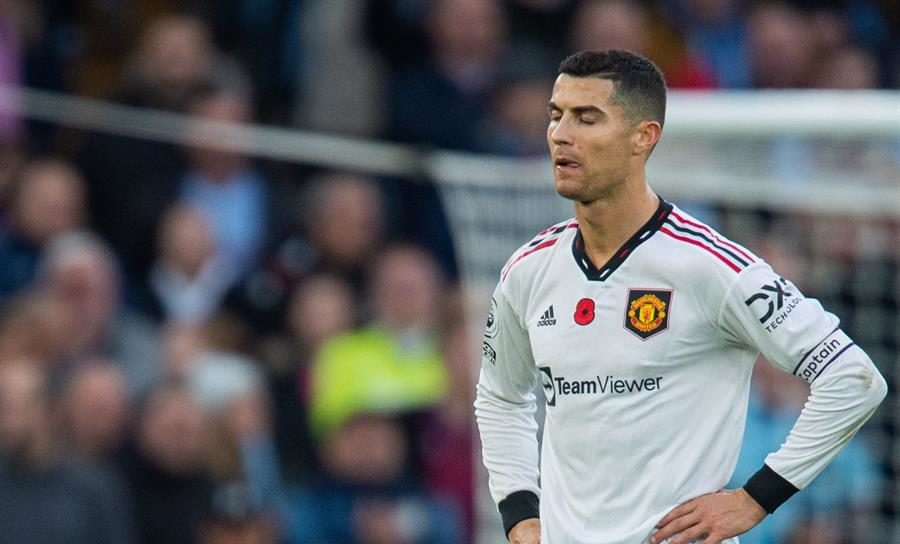 Birmingham (United Kingdom), 06/11/2022.- Manchester United's Cristiano Ronaldo reacts after the English Premier League soccer match between Manchester City and Fulham at Villa Park in Birmingham, Britain, 06 November 2022. (Reino Unido) EFE/EPA/PETER POWELL EDITORIAL USE ONLY. No use with unauthorized audio, video, data, fixture lists, club/league logos or 'live' services. Online in-match use limited to 120 images, no video emulation. No use in betting, games or single club/league/player publications