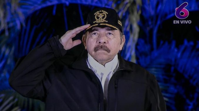 daniel ortea con gorra