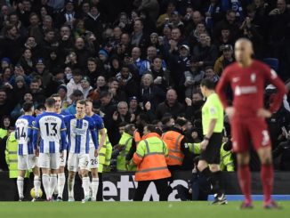 Brighton (United Kingdom), 14/01/2023.- Brighton players celebrate their second goal during the English Premier League soccer match between Brighton and Hove Albion and Liverpool FC in Brighton, Britain, 14 January 2023. (Reino Unido) EFE/EPA/Vince Mignott EDITORIAL USE ONLY. No use with unauthorized audio, video, data, fixture lists, club/league logos or 'live' services. Online in-match use limited to 120 images, no video emulation. No use in betting, games or single club/league/player publications