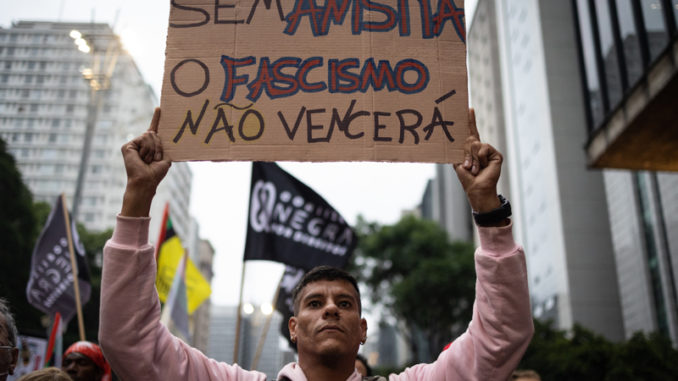 Miles se congregan en Brasil para repudiar ataques bolsonaristas a democracia