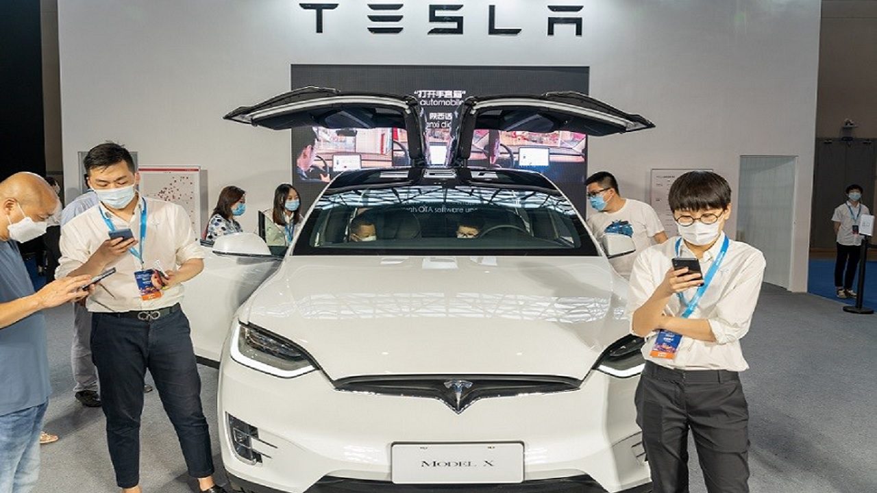 Los beneficios netos de Tesla cayeron un 71 % en el primer trimestre de 2025