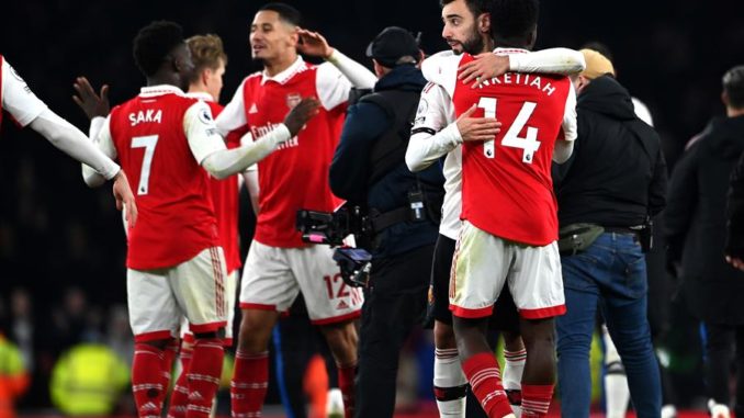 London (United Kingdom), 22/01/2023.- Arsenal's players celebrate the 3-2 lead during the English Premier League soccer match between Arsenal London and Manchester United in London, Britain, 22 January 2023. (Reino Unido, Londres) EFE/EPA/Andy Rain EDITORIAL USE ONLY. No use with unauthorized audio, video, data, fixture lists, club/player publications