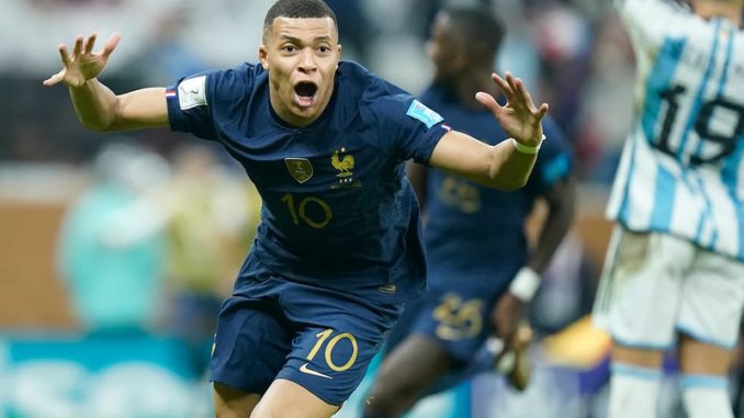 Title: Mbappé con Francia Alt: Mbappé con Francia Source: https://flic.kr/p/2o7mgaU