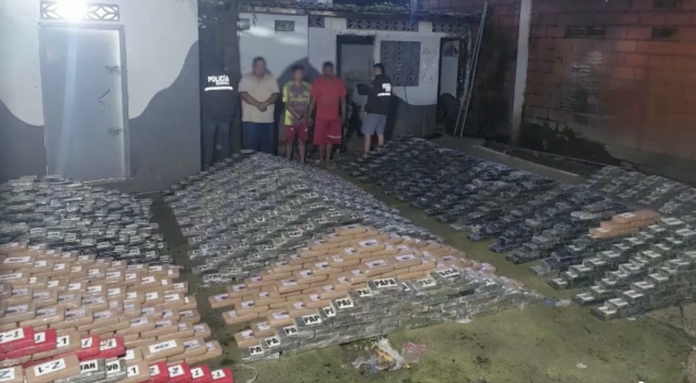 Policía decomisa tres toneladas de cocaína en Buena Fe